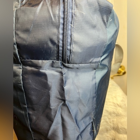 WIND BLOWS RIVER FLOWS LARGE DUFFLE LUGGAGE - Picture 6 of 12